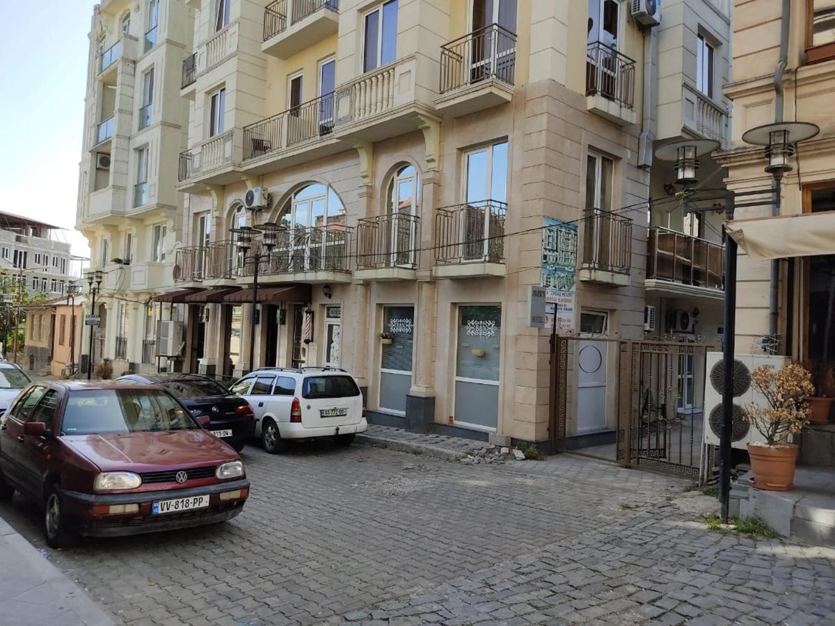 Pushkin Street Pearl Hotel Kʼutʼaisi Exterior foto