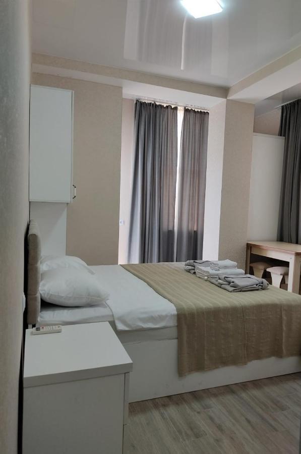 Pushkin Street Pearl Hotel Kʼutʼaisi Exterior foto