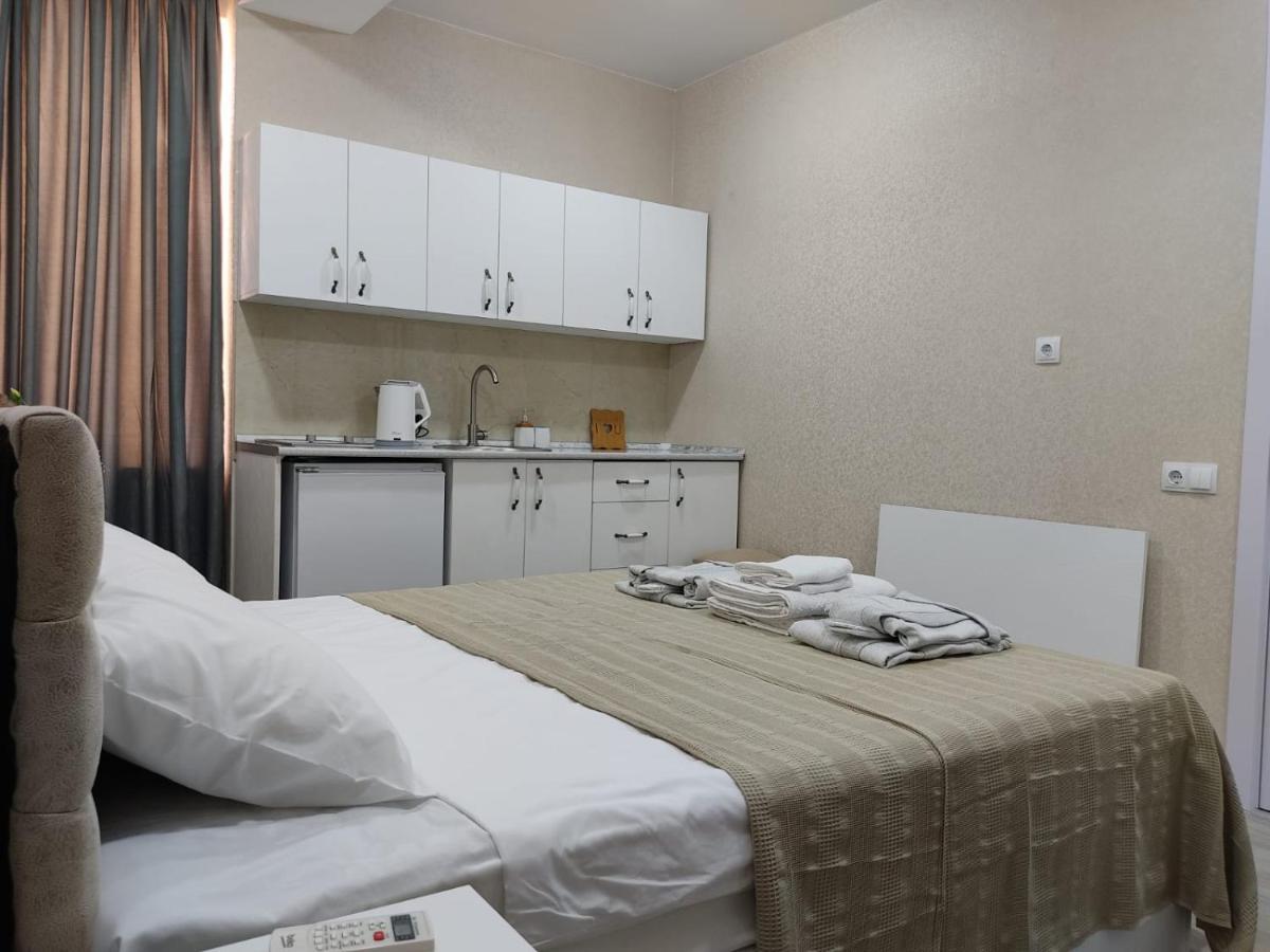 Pushkin Street Pearl Hotel Kʼutʼaisi Exterior foto